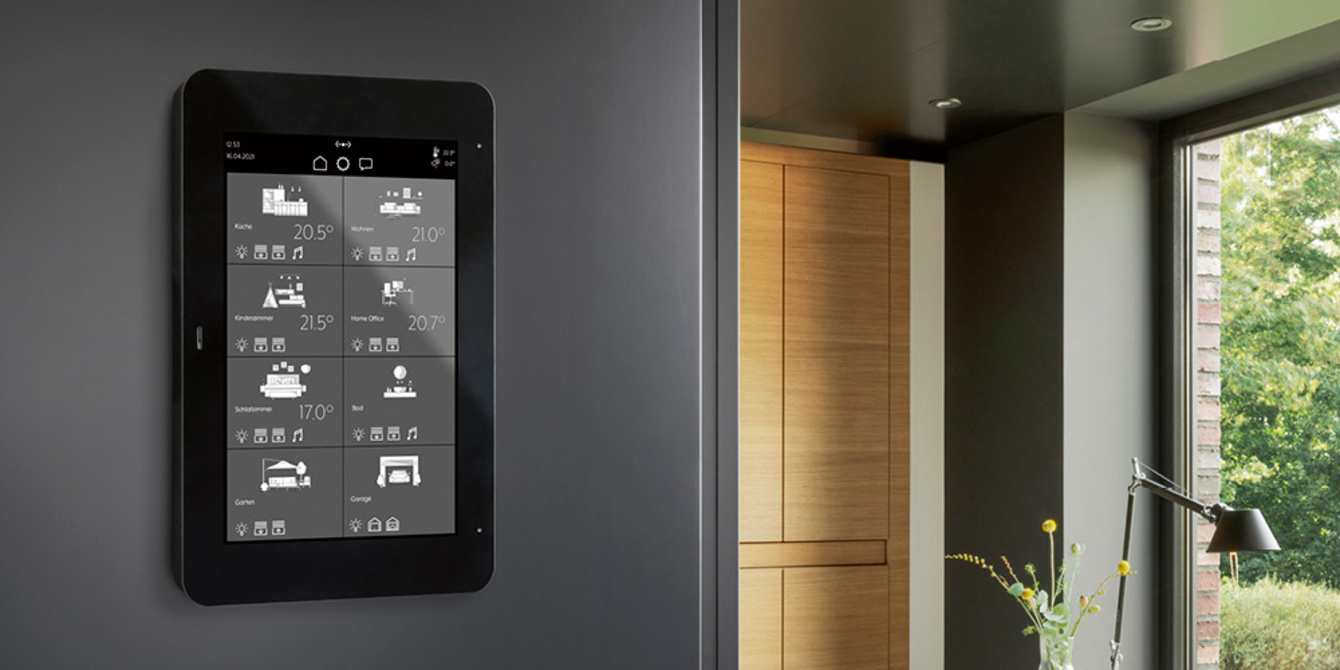 JUNG Smart Panel 8 bei Schuster Elektrotechnik in Heidelberg